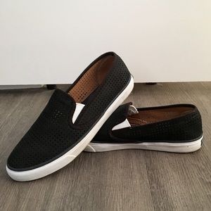 Sperry Slip-on Sneaker